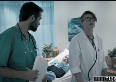 ลูกสาวนมโตหน้าโครตสวยขอเล่นเสียวกับพ่อสักหน่อยก่อนจะผลัดกันขย่มอย่างเสียว