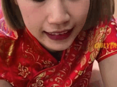 คลิปหลุด Onlyfans น้องชิปปี้ใส่กี่เพ้ามาขออั่งเปา chipyononlyfans